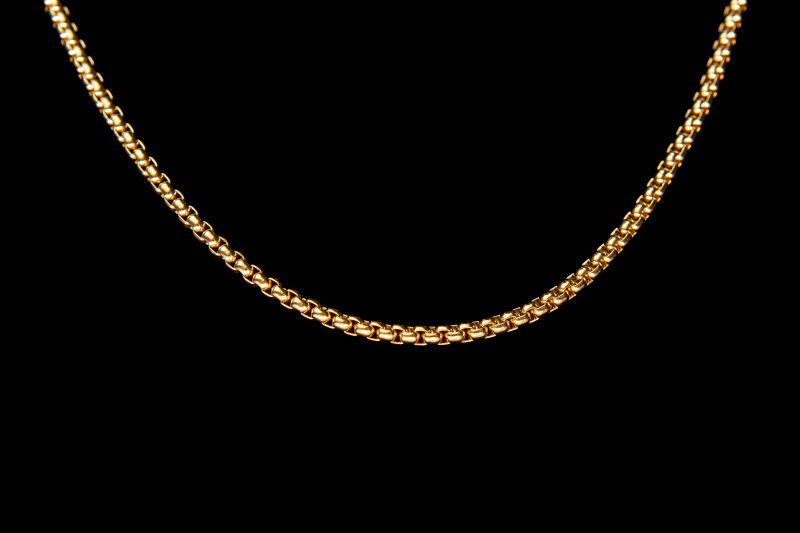 Gold Round Box Chain Necklace
