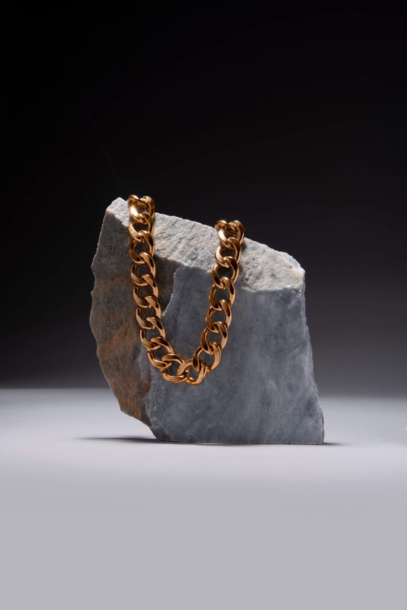 abstract-gold-chain-jewellery